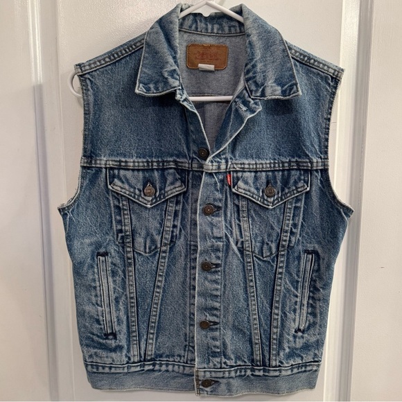 Vintage Levi’s Denim Vest Medium Light Wash Youth 20 Made in USA - Picture 1 of 7